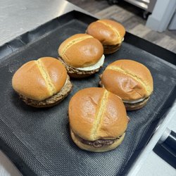 Gainesboro Market - Fresh Hot Hamburgers