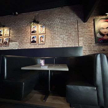 Mic Drop Comedy - Seating - Comedy Clubs Near Me - Chandler, Arizona