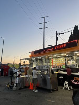 Leo's Tacos Truck by null