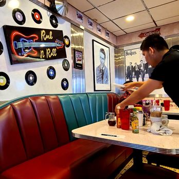 Rosie's Diner - Employee - American Near Me - Aurora, Colorado Rosie's Diner - Employee - American Near Me - Aurora, Colorado