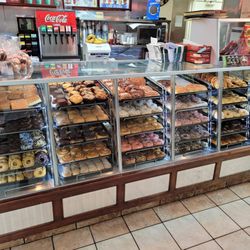 Yum Yum Donuts - Clean inside, full racks of fresh donuts (#2)