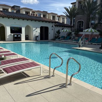CALIXA Apartment Homes - Pool and spa area - Apartments Near Me - Camarillo, California