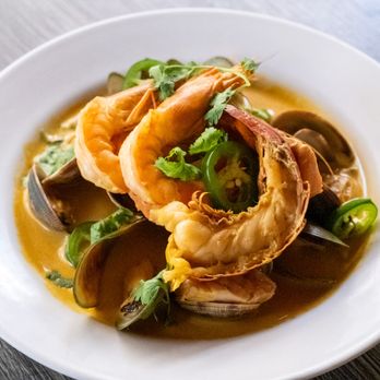 Basalt - Coconut Curry Seafood Bowl - New American Near Me - Honolulu, Hawaii