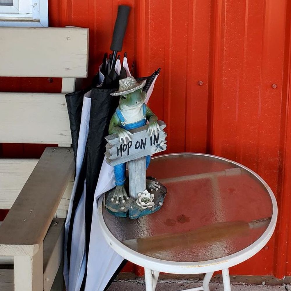 Red Barn Cafe - Decor 4 - Salad Near Me - Coldwater, Mississippi