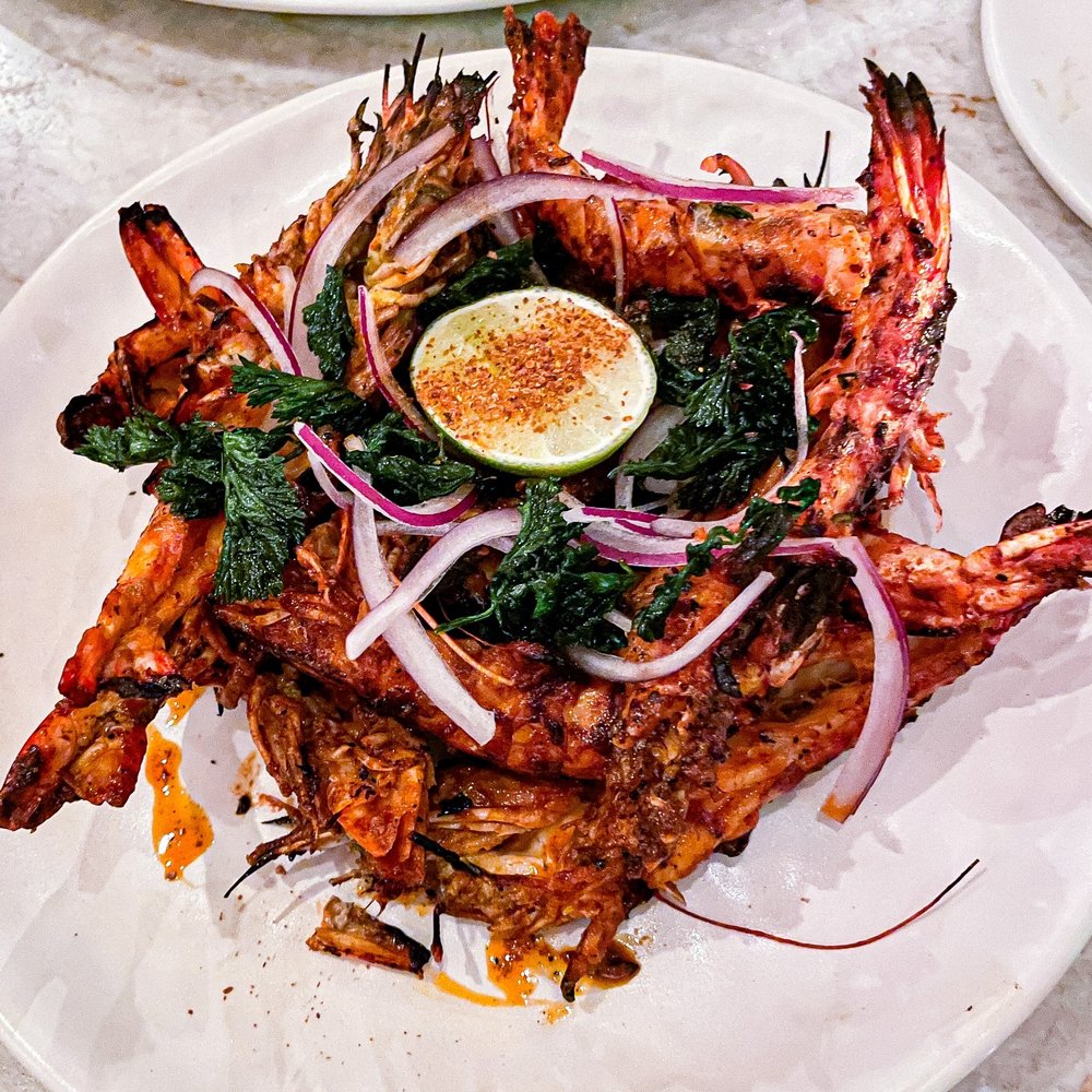 Este - CAMARONES "EL RICAS" ($38) butterflied shell-on shrimp, lime, chile costeño garlic butter - Seafood Near Me - Austin, Texas