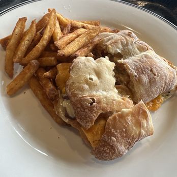 PAUL Sawgrass Mills - Florida - Chicken club - Bakeries Near Me - Sunrise, Florida PAUL Sawgrass Mills - Florida - Chicken club - Bakeries Near Me - Sunrise, Florida