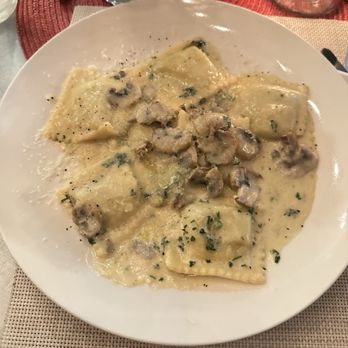 Vitaly Caffé - ravioli ricotta & spinach with mushroom sauce - Italian Near Me - Costa Mesa, California Vitaly Caffé - ravioli ricotta & spinach with mushroom sauce - Italian Near Me - Costa Mesa, California