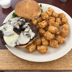 Tubbs Pub - Mushroom & Swiss Burger with Tots