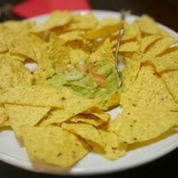Los Agaves - guacamole con totopos
