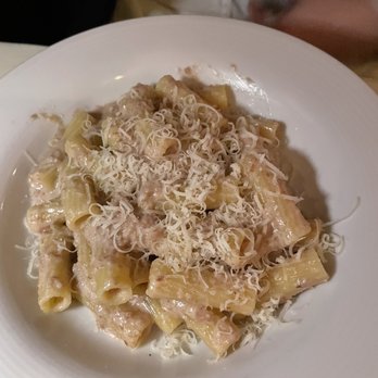 Lusardi's - Rigatoni with Italian sausage - Italian Near Me - New York, New York Lusardi's - Rigatoni with Italian sausage - Italian Near Me - New York, New York
