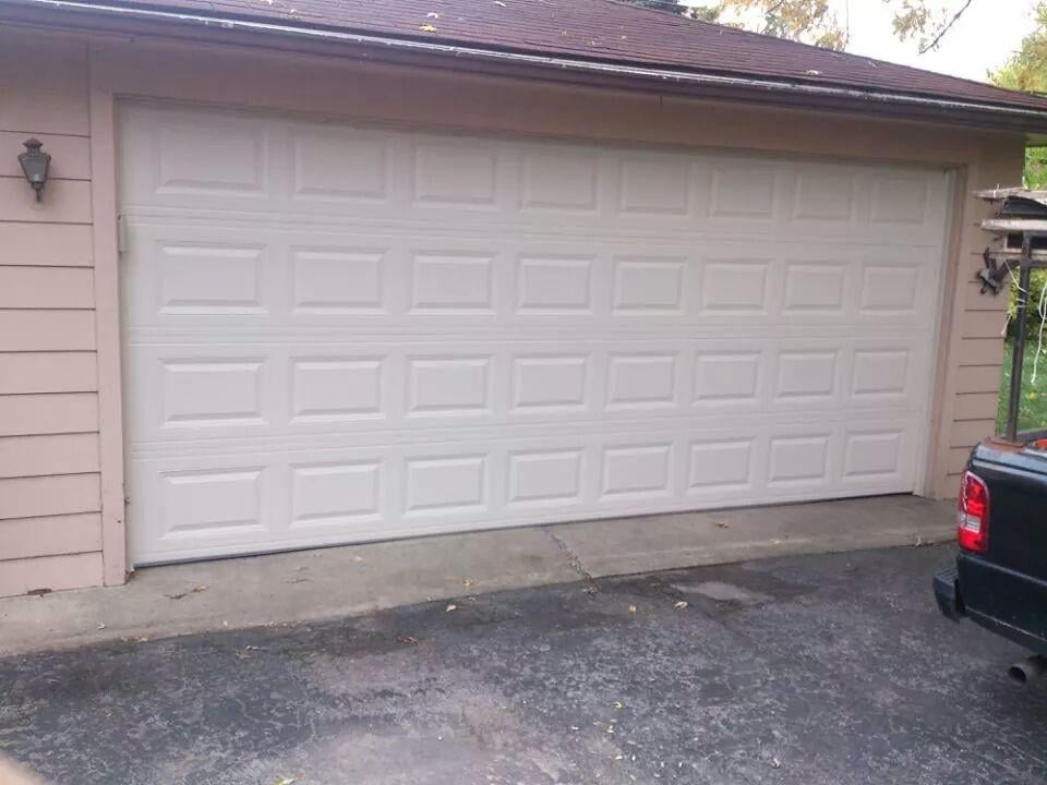 D & R Garage Doors - Garage Door Contractor in Crown Point, IN