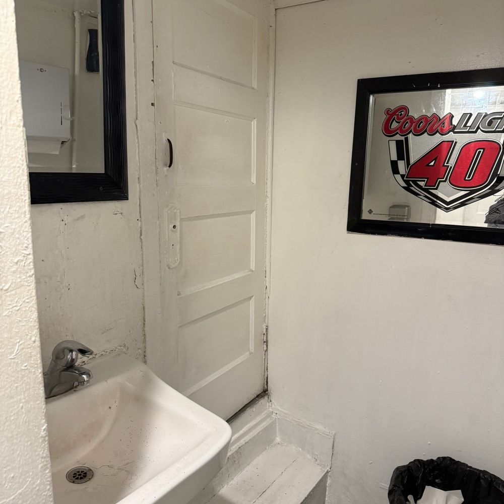 Shellback Tavern - Bathrooms - Dive Bars Near Me - Manhattan Beach, California Shellback Tavern - Bathrooms - Dive Bars Near Me - Manhattan Beach, California
