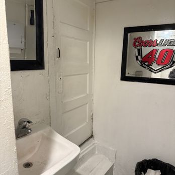 Shellback Tavern - Bathrooms - Dive Bars Near Me - Manhattan Beach, California