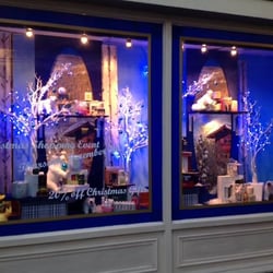 Reilly's Pharmacy Thomas Street - Christmas windows.