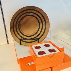 Le Creuset Outlet Store - Magnetic wooden trivet