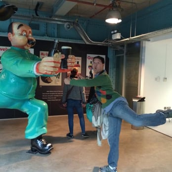 Guinness Storehouse - Attitude Derriere avec Guinness - Breweries Near Me - Dublin, D