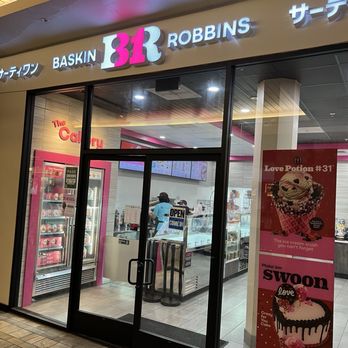 Baskin-Robbins - Front of store - Ice Cream & Frozen Yogurt Near Me - Honolulu, Hawaii Baskin-Robbins - Front of store - Ice Cream & Frozen Yogurt Near Me - Honolulu, Hawaii