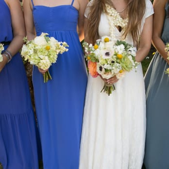 Dellables - Bride and bridesmaids bouquets - Floral Designers Near Me - Kula, Hawaii