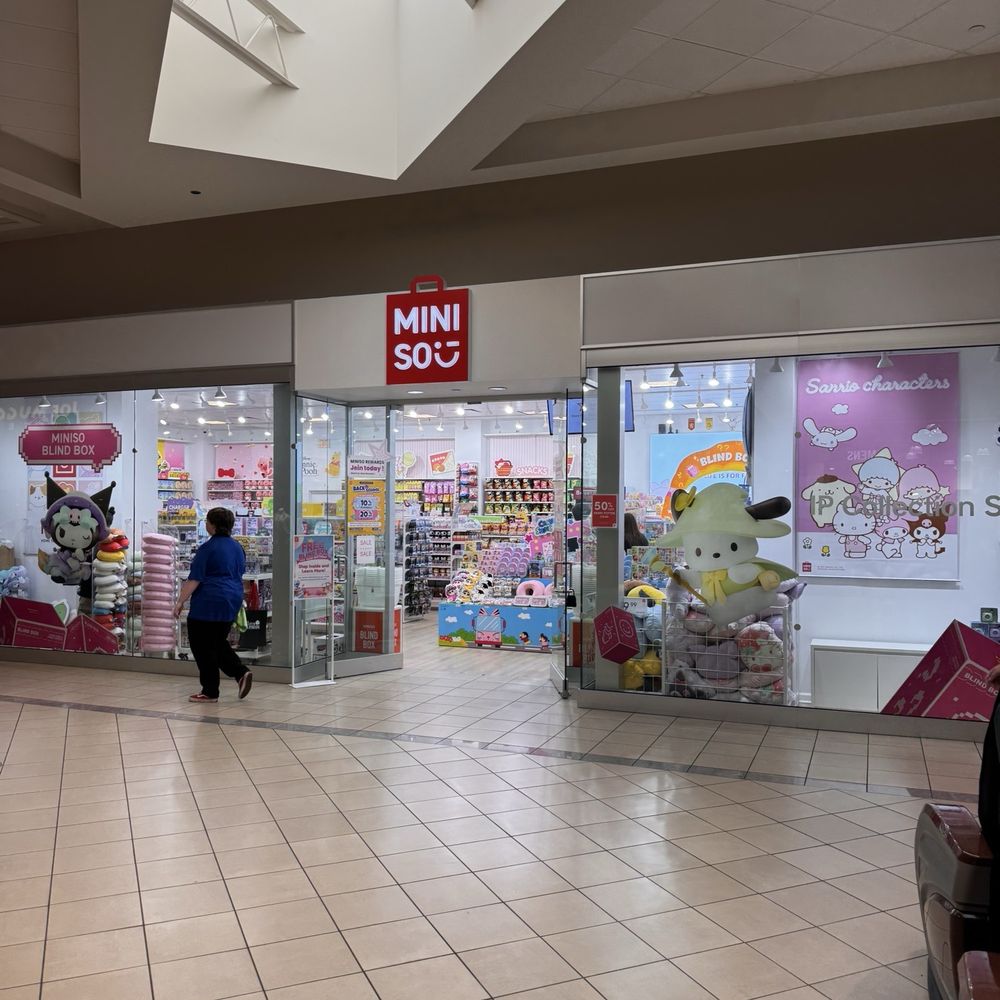 Miniso - Entrance area - Gift Shops Near Me - Indianapolis, Indiana