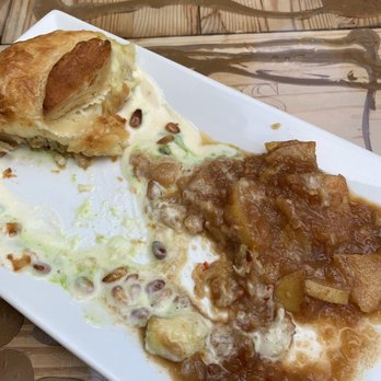 Geoffrey's Malibu - Baked Brie in Puff Pastry - Seafood Near Me - Malibu, California Geoffrey's Malibu - Baked Brie in Puff Pastry - Seafood Near Me - Malibu, California