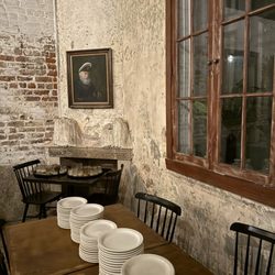 Cane and Table - Charming rustic interior