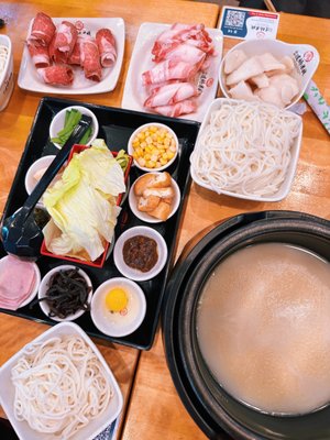 Ten Seconds Yunnan Rice Noodle (十秒到云南过桥米线） by null