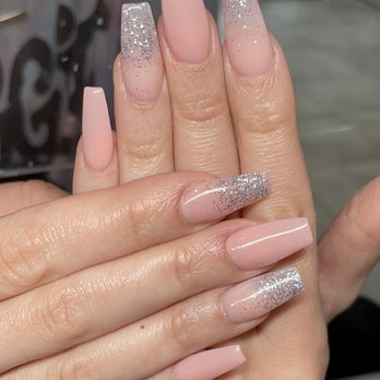 Nails Lounge - Nail Salons Near Me - Fairfax, Virginia