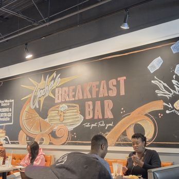 Gochas Breakfast Bar | Cascade - Decor - Wine Bars Near Me - Atlanta, Georgia