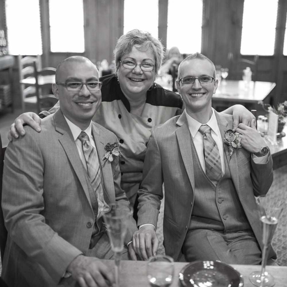 Farmers Guest House - The newlyweds with Susan the inn keeper - Bed & Breakfast Near Me - Galena, Illinois Farmers Guest House - The newlyweds with Susan the inn keeper - Bed & Breakfast Near Me - Galena, Illinois