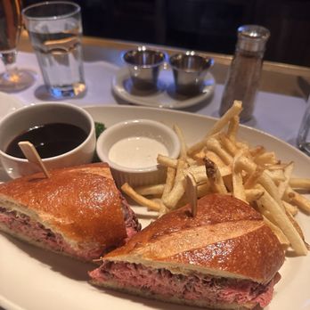 Hillstone Restaurant - Famous French Dip - New American Near Me - Denver, Colorado Hillstone Restaurant - Famous French Dip - New American Near Me - Denver, Colorado