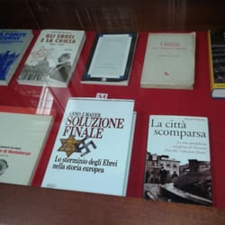 Sindacato Napolitano Giornalisti Corrispondenti Emeroteca - Altri volumi in mostra.