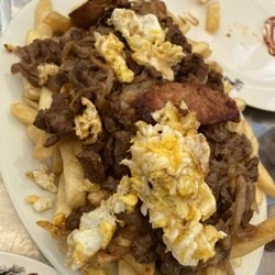 Harry's Club + Karaoke - Delicious chorrillana