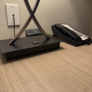 Embassy Suites by Hilton Columbus Dublin - charger on the desk - Hotels Near Me - Dublin, Ohio Embassy Suites by Hilton Columbus Dublin - charger on the desk - Hotels Near Me - Dublin, Ohio