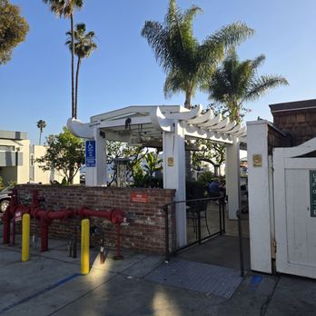 Urth Caffe - Rear entrance - Coffee & Tea Near Me - Laguna Beach, California