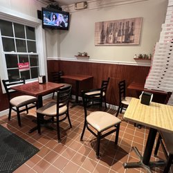 Dominick's Pizza - One side of the interior
