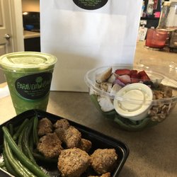 ParaVida Wellness - Chicken Berry Salad * Island Breeze Smoothie * Kids Chicken Nuggets
