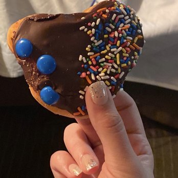 Sesame Donuts - Yum yum M&M donut - Donuts Near Me - Portland, Oregon Sesame Donuts - Yum yum M&M donut - Donuts Near Me - Portland, Oregon