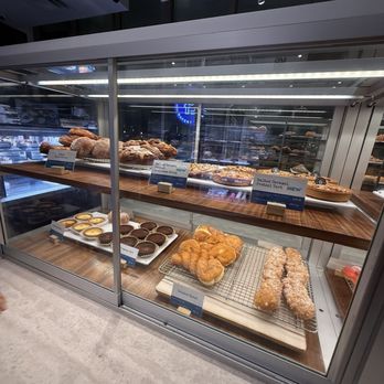Paris Baguette - Pastries - Bakeries Near Me - Honolulu, Hawaii Paris Baguette - Pastries - Bakeries Near Me - Honolulu, Hawaii