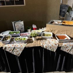 Tacos MEXLA - Condiment set up