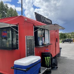 Lonchera 2 Hermanos Food Truck - The trailer