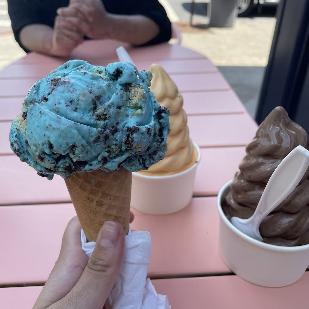 Bmore Licks - Cookie Monster, Peach, & Chocolate - Ice Cream & Frozen Yogurt Near Me - Baltimore, Maryland Bmore Licks - Cookie Monster, Peach, & Chocolate - Ice Cream & Frozen Yogurt Near Me - Baltimore, Maryland
