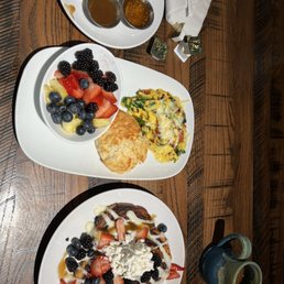 Sunshine omelette and cinnamon French toast