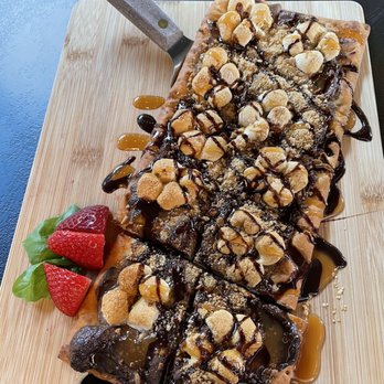 8th Ward Pub - Smore flatbread - Tapas/Small Plates Near Me - Rockford, Illinois