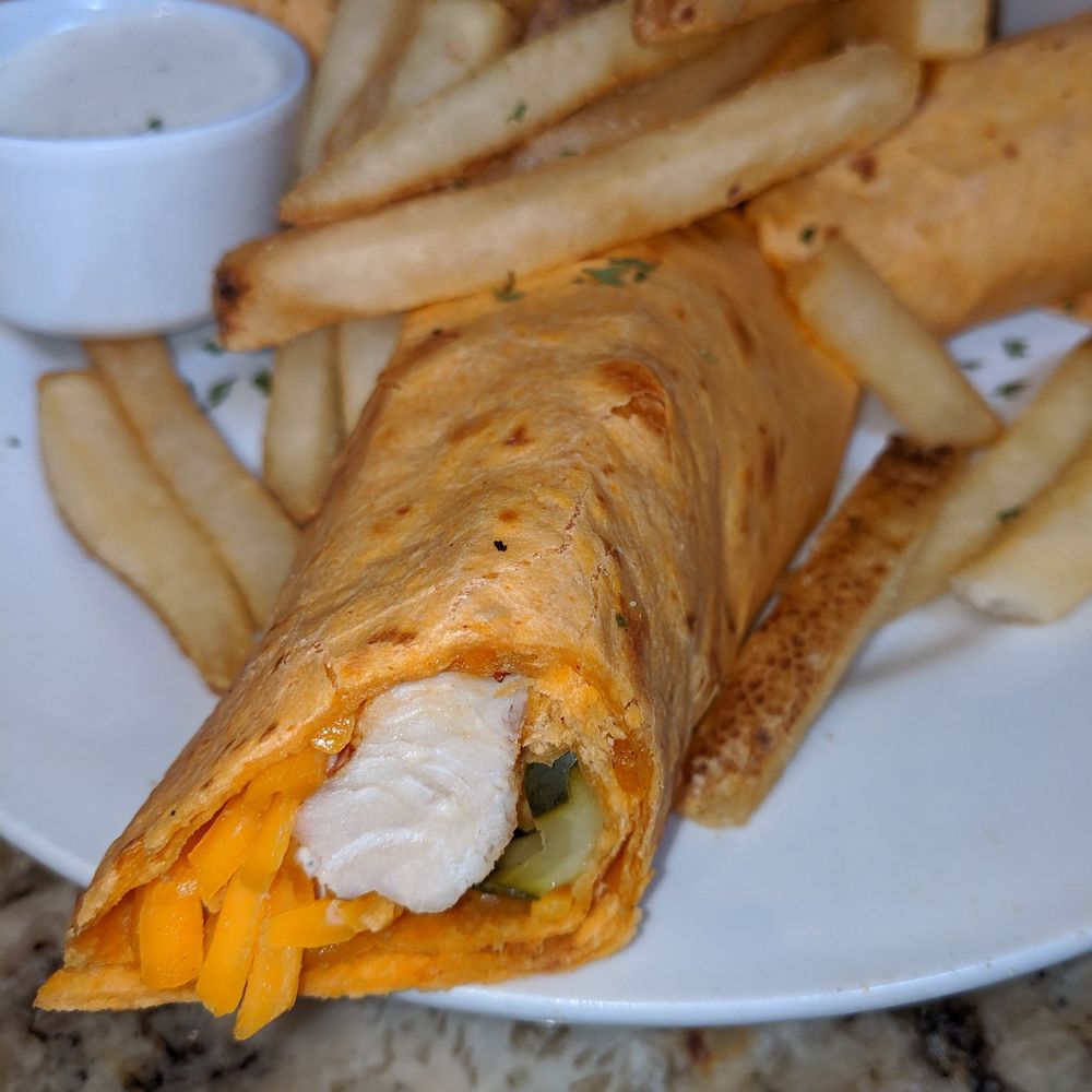 Cheddar's Scratch Kitchen - Fried chicken wrap - it was ok - American Near Me - Webster, Texas