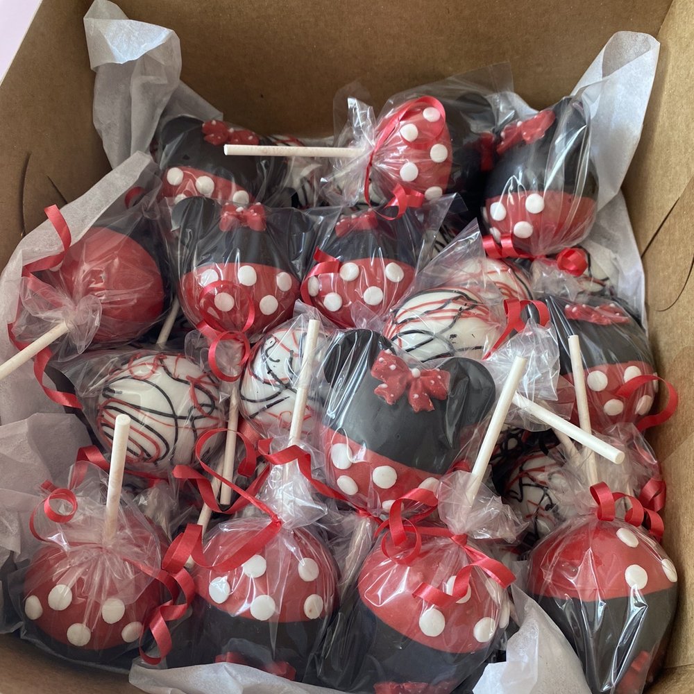 Lizzy's Lollicakes - Yummy and beautiful!! - Bakeries Near Me - Trumbull, Connecticut
