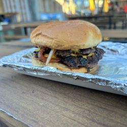 Big Dawgs Hot Dog Co - Smash burger
