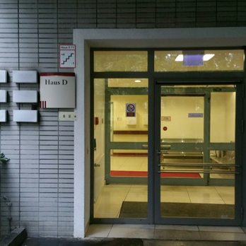 Jüdisches Krankenhaus - Eingang Haus D - Hospitals Near Me - Berlin, BE