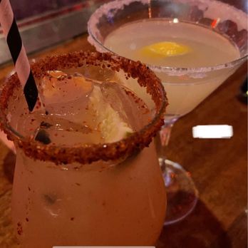 Barneys Beanery - Paloma and Lemon Drop - Sandwiches Near Me - Pasadena, California Barneys Beanery - Paloma and Lemon Drop - Sandwiches Near Me - Pasadena, California