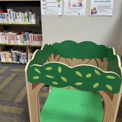 Betty Rodriguez Regional Library - Play area in the children's section: cubed reading nook