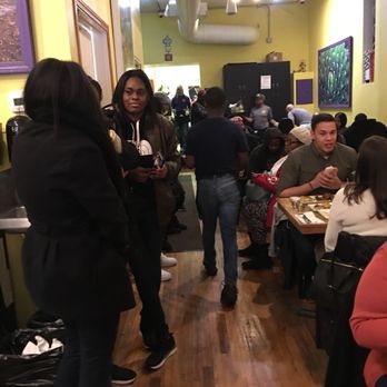 Batter & Berries - Small and packed, view towards back of restaurant - Breakfast & Brunch Near Me - Chicago, Illinois Batter & Berries - Small and packed, view towards back of restaurant - Breakfast & Brunch Near Me - Chicago, Illinois